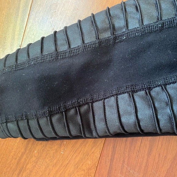 Alo yoga high waisted Moto leggings - Picture 5 of 9